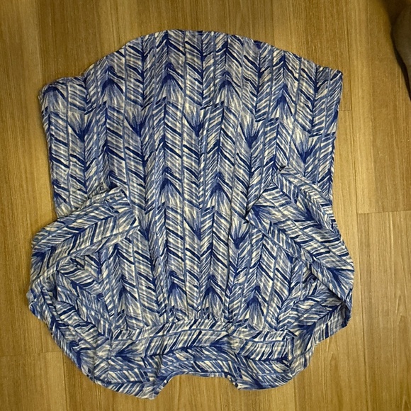 Lilly Pulitzer Blue Chevron Sleeveless Blouse – Size M - Picture 5 of 6